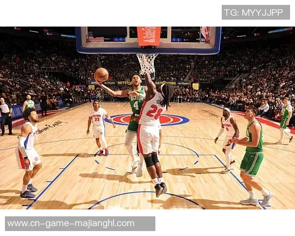 特纳状态低迷12投仅中3三分球表现惨淡仅得14分7篮板2助攻